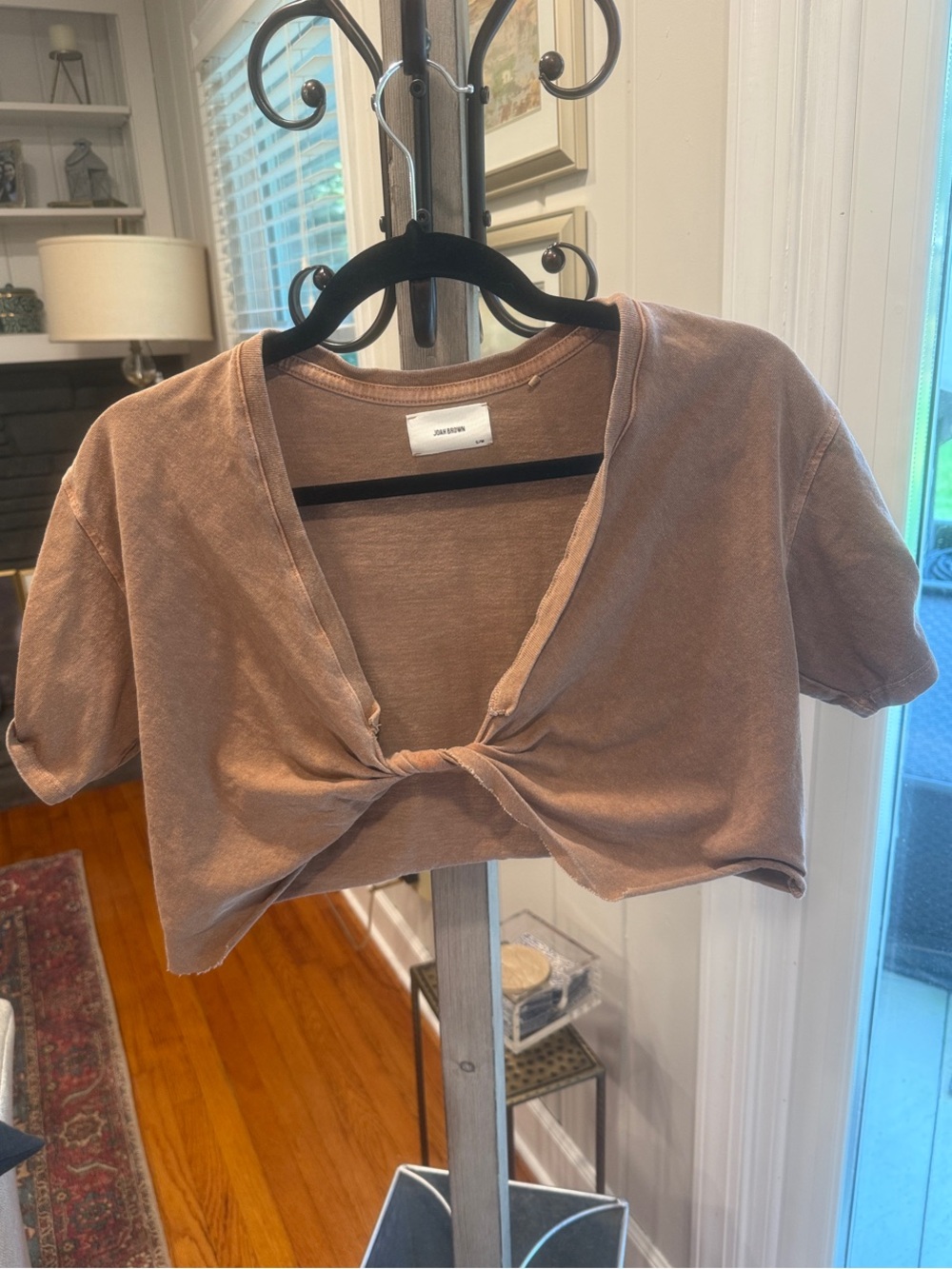 Joah Brown twist -Front Cropped Tee in Mauve Brown
